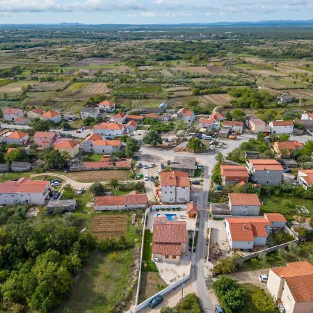 Roza Zadarvillas Lovinac (Zadar)