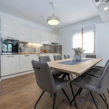 Roza Zadarvillas Lovinac (Zadar)