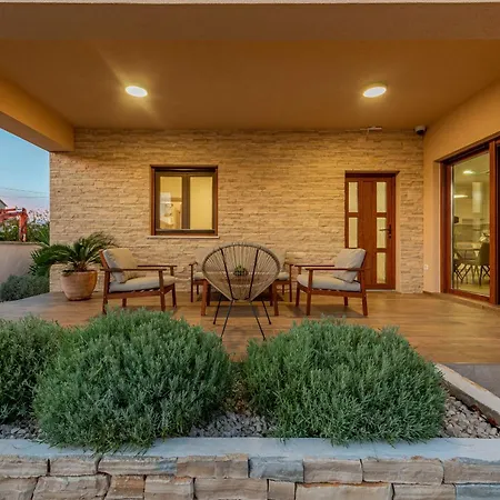 Roza Zadarvillas * Lovinac (Zadar)