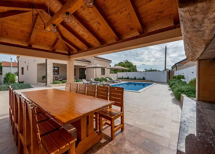 Roza Zadarvillas Vila